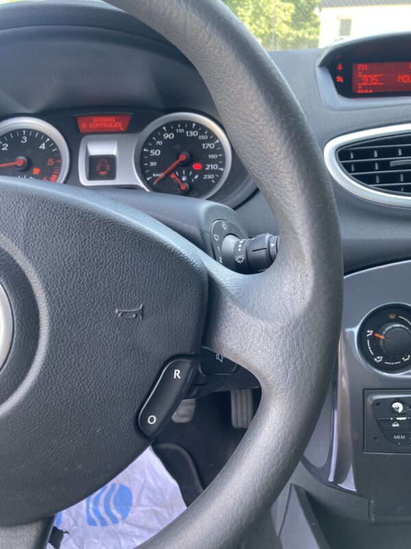 RENAULT CLIO III 1.5 DCI 88cv – Image 9