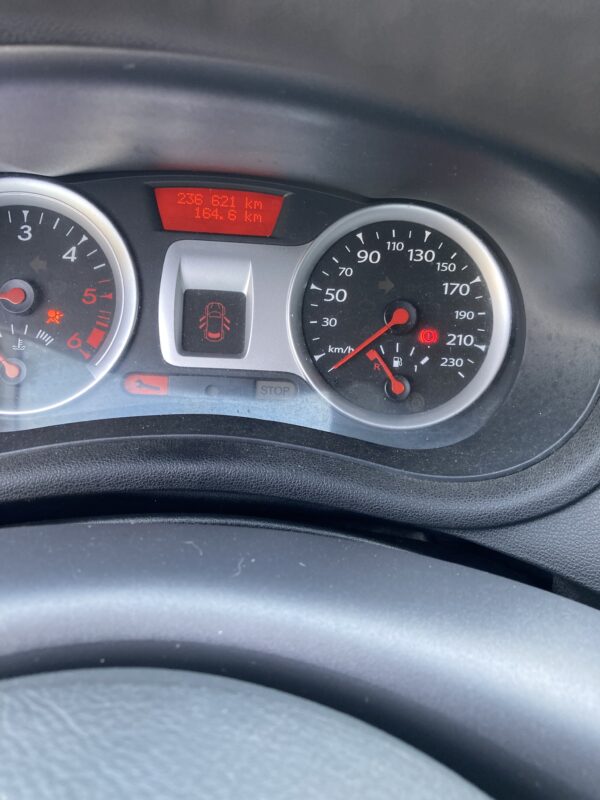 RENAULT CLIO III 1.5 DCI 88cv – Image 11