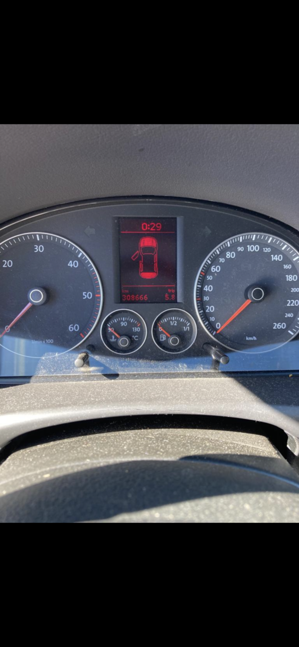 VOLKSWAGEN TOURAN 1.9TDI 105cv – Image 6