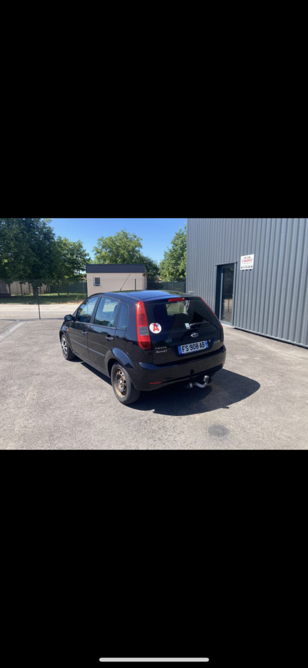 FORD FIESTA 1.3i 70cv – Image 4