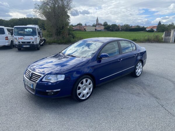 VOLKSWAGEN PASSAT 2.0 FSI CARAT 4 MOTION – Image 2
