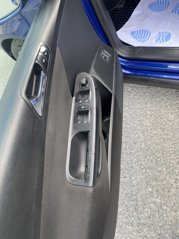 VOLKSWAGEN PASSAT 2.0 FSI CARAT 4 MOTION – Image 7