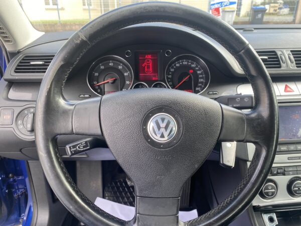 VOLKSWAGEN PASSAT 2.0 FSI CARAT 4 MOTION – Image 9