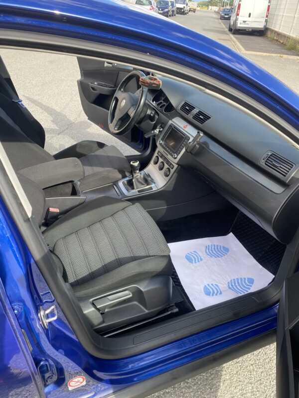 VOLKSWAGEN PASSAT 2.0 FSI CARAT 4 MOTION – Image 14