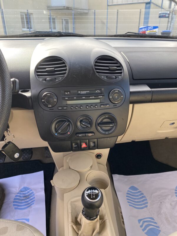 Volkswagen New Beetle 2.0 – Image 8