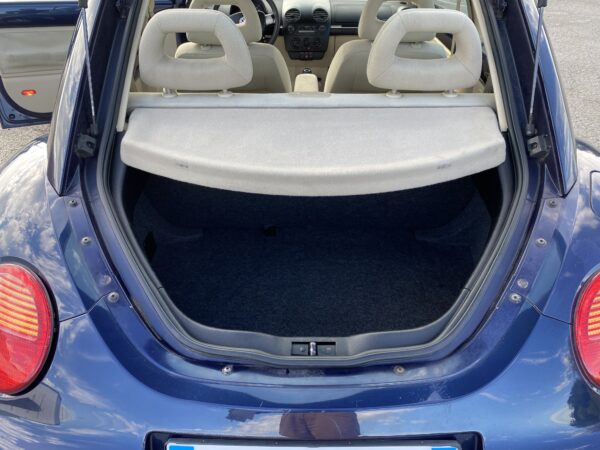 Volkswagen New Beetle 2.0 – Image 12
