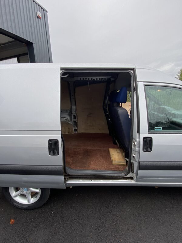 Peugeot Expert 2.0 Hdi 95cv – Image 11