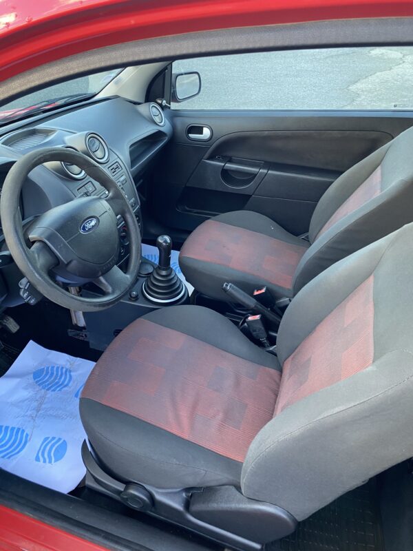 Ford Fiesta 1.3i 70cv – Image 8