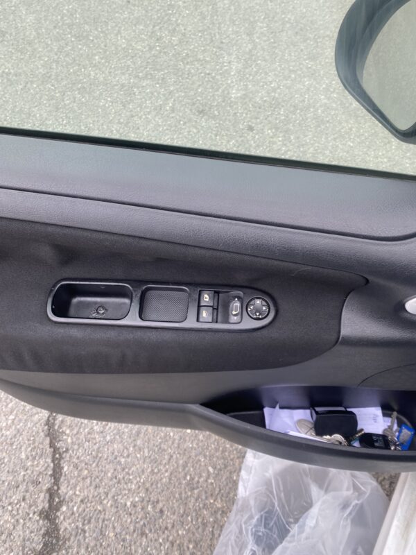 Peugeot 207 SW 1.6 Hdi 90cv – Image 12