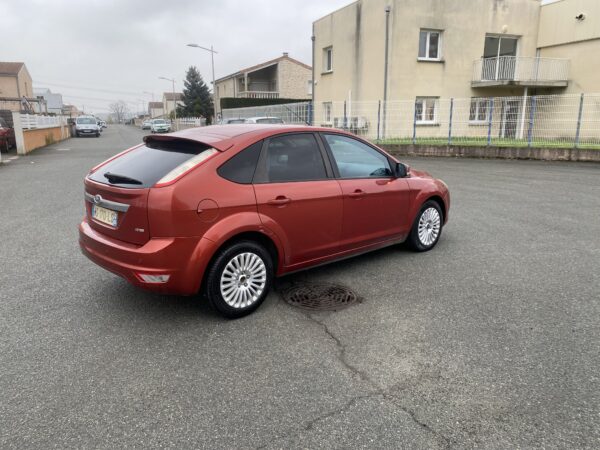 Ford Focus 1.6 Tdci 110cv – Image 5