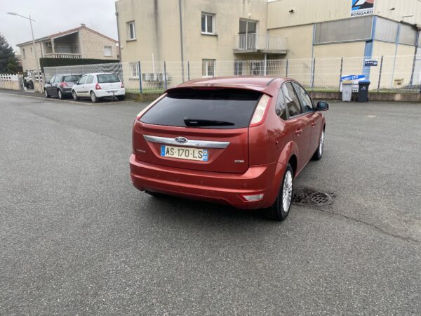 Ford Focus 1.6 Tdci 110cv – Image 6