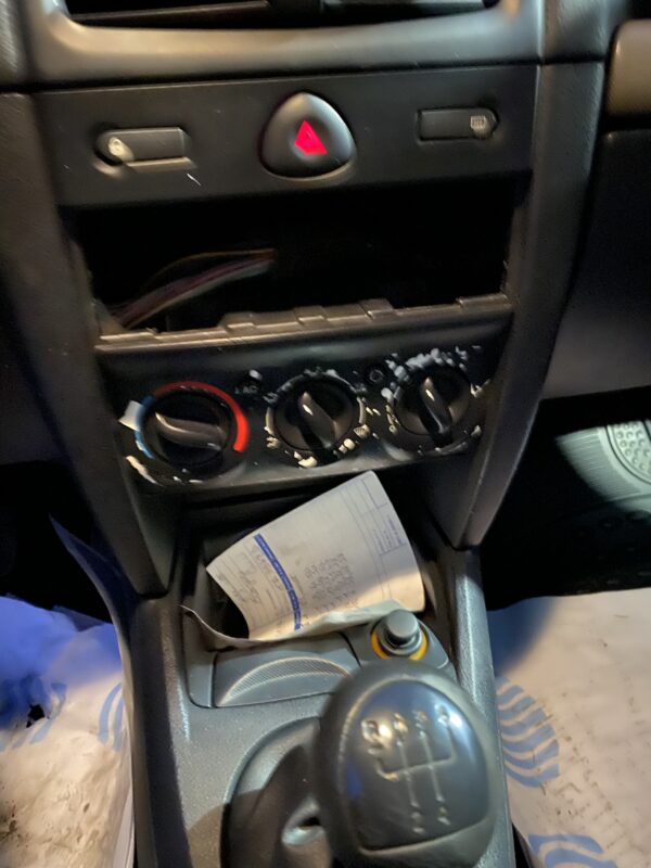 Renault Clio 1.5 Dci 65cv – Image 11