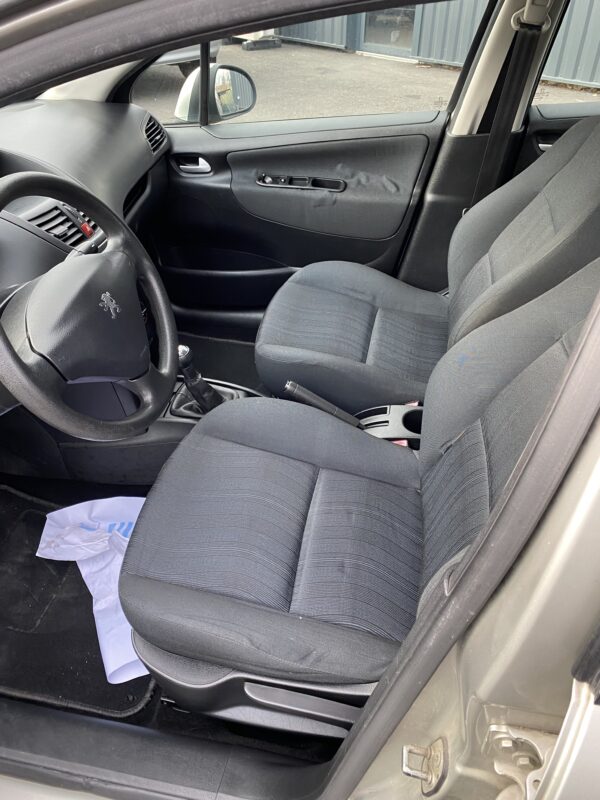 Peugeot 207 1.4 hdi 70cv – Image 8