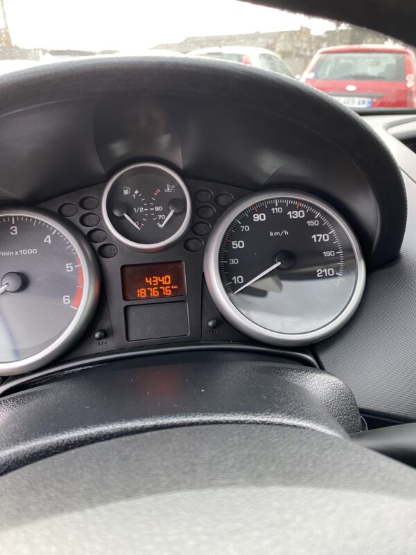 Peugeot 207 1.4 hdi 70cv – Image 10