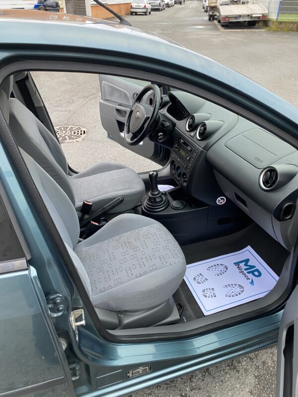 Ford Fiesta 1.3i 70cv – Image 13