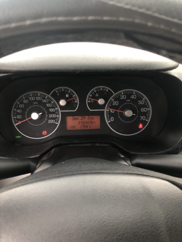 FIAT GRANDE PUNTO 1.4 MPI 16V 120CV – Image 10