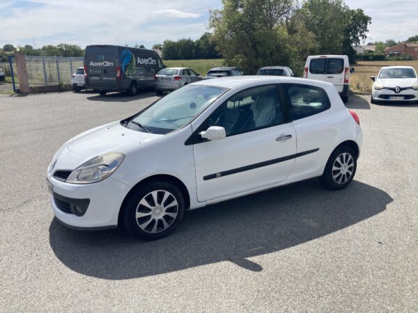 Renault Clio 3 1.6i 16v boite auto – Image 2