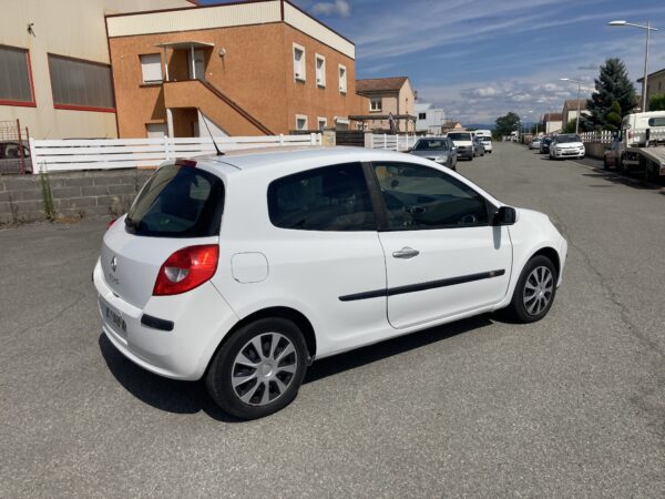 Renault Clio 3 1.6i 16v boite auto – Image 5