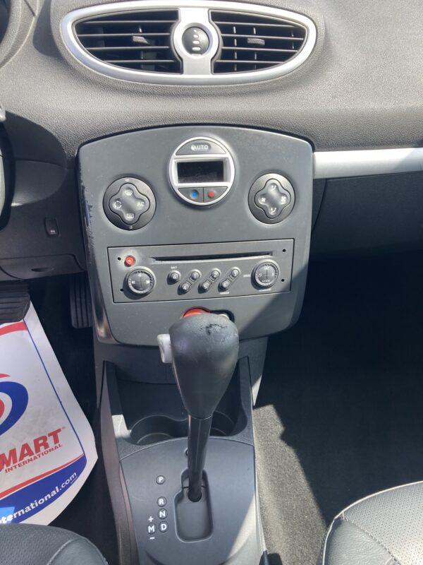 Renault Clio 3 1.6i 16v boite auto – Image 9