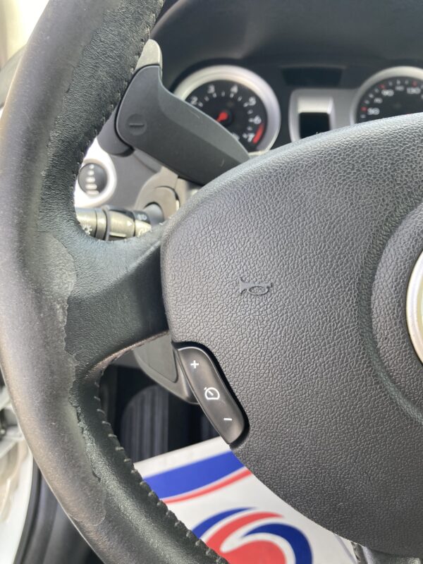 Renault Clio 3 1.6i 16v boite auto – Image 10