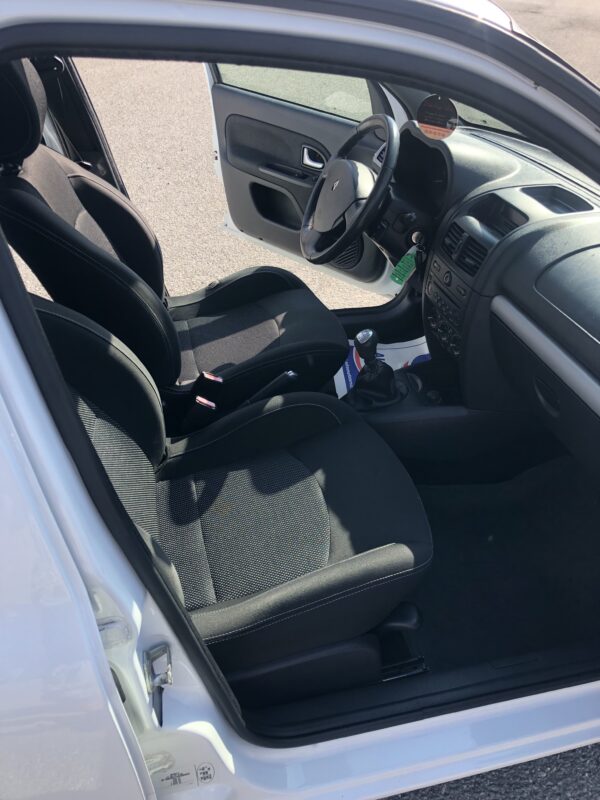 Renault Clio Campus Evolution 1.2i GPL – Image 16