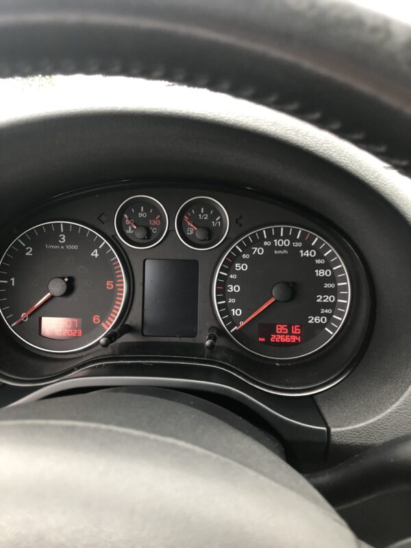 Audi A3 2.0 TDI Ambition 140cv S-Tronic – Image 9
