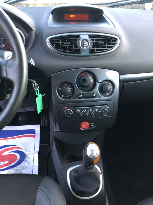 RENAULT CLIO III 1.6 110cv – Image 10