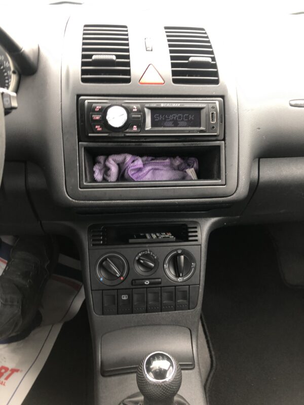 Volkswagen Polo 1.4i Comfortline 60cv – Image 13