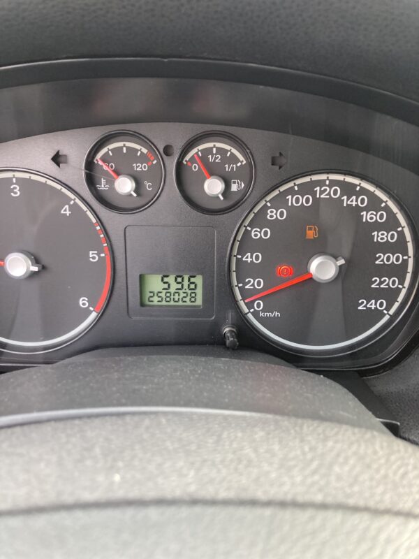 Ford Focus 1.6 Cdti 90cv – Image 10