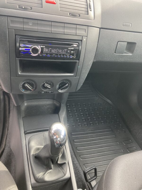 SKODA FABIA 1.4 75cv – Image 10