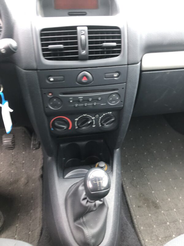 Renault Clio II 1.2 75cv – Image 10