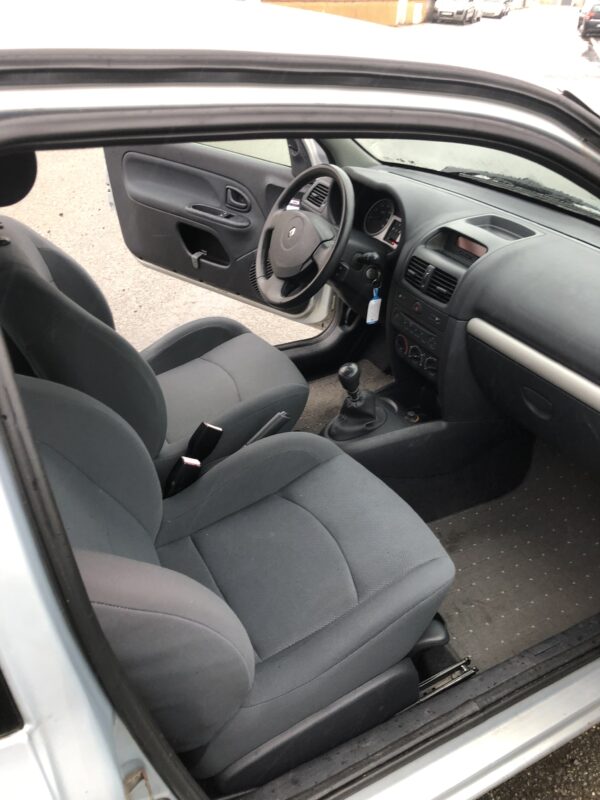 Renault Clio II 1.2 75cv – Image 11