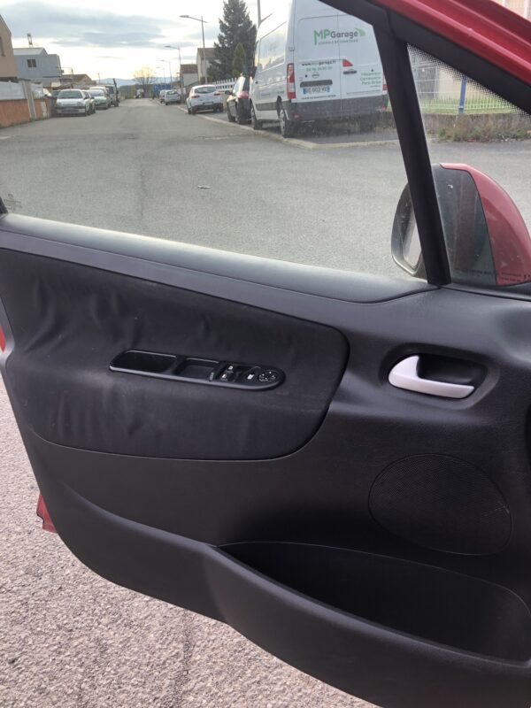 Peugeot 207 1.4 active 73cv – Image 11