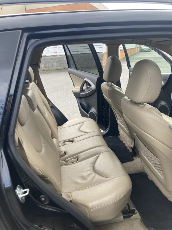 TOYOTA RAV D4D 2.2 150cv 4WD – Image 17