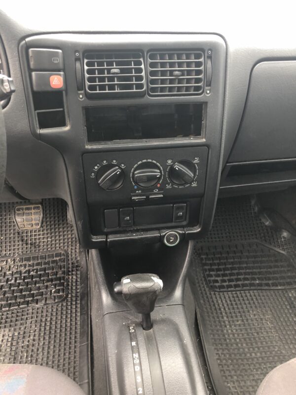 VOLKSWAGEN POLO 1.4 BOITE AUTO – Image 10