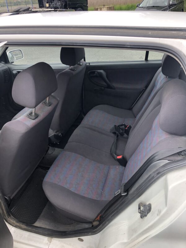 VOLKSWAGEN POLO 1.4 BOITE AUTO – Image 11